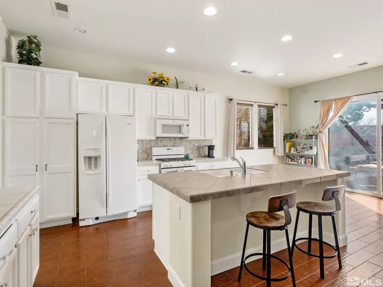 1194 Jasmine, Fernley, Nevada 89408, 3 Bedrooms Bedrooms, ,2 BathroomsBathrooms,Residential,Residential,Jasmine,250003864