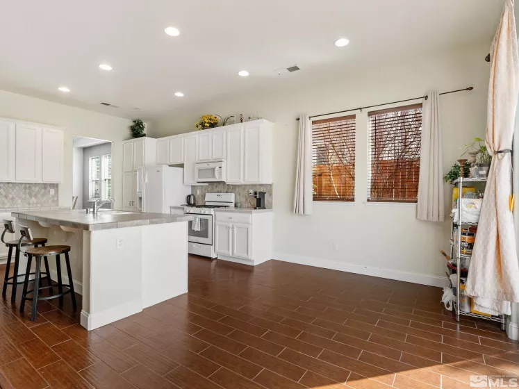 1194 Jasmine, Fernley, Nevada 89408, 3 Bedrooms Bedrooms, ,2 BathroomsBathrooms,Residential,Residential,Jasmine,250003864