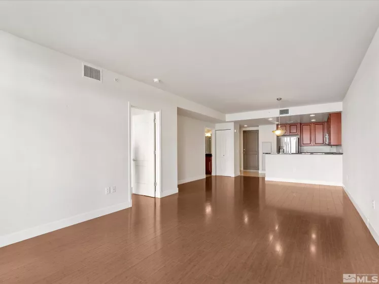50 Sierra, Reno, Nevada 89501, 1 Bedroom Bedrooms, ,1 BathroomBathrooms,Residential,Residential,Sierra,250003755