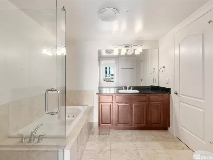 50 Sierra, Reno, Nevada 89501, 1 Bedroom Bedrooms, ,1 BathroomBathrooms,Residential,Residential,Sierra,250003755