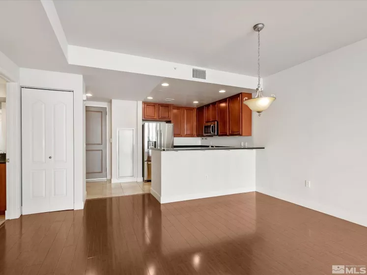50 Sierra, Reno, Nevada 89501, 1 Bedroom Bedrooms, ,1 BathroomBathrooms,Residential,Residential,Sierra,250003755