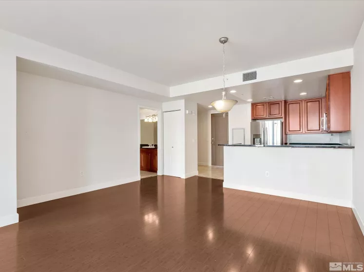 50 Sierra, Reno, Nevada 89501, 1 Bedroom Bedrooms, ,1 BathroomBathrooms,Residential,Residential,Sierra,250003755