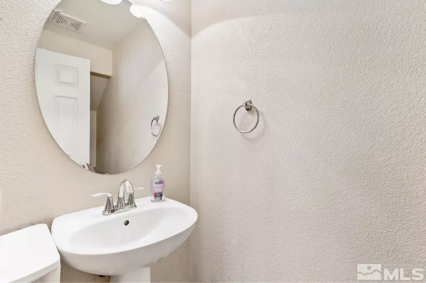 2020 Alamo Square, Reno, Nevada 89509, 3 Bedrooms Bedrooms, ,3 BathroomsBathrooms,Residential,Residential,Alamo Square,250003679