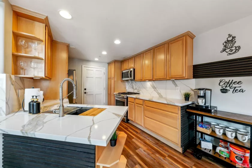 400 Fairview, Incline Village, Nevada 89451, 2 Bedrooms Bedrooms, ,3 BathroomsBathrooms,Residential,Residential,Fairview,250003696
