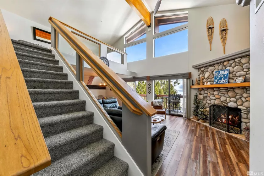 400 Fairview, Incline Village, Nevada 89451, 2 Bedrooms Bedrooms, ,3 BathroomsBathrooms,Residential,Residential,Fairview,250003696