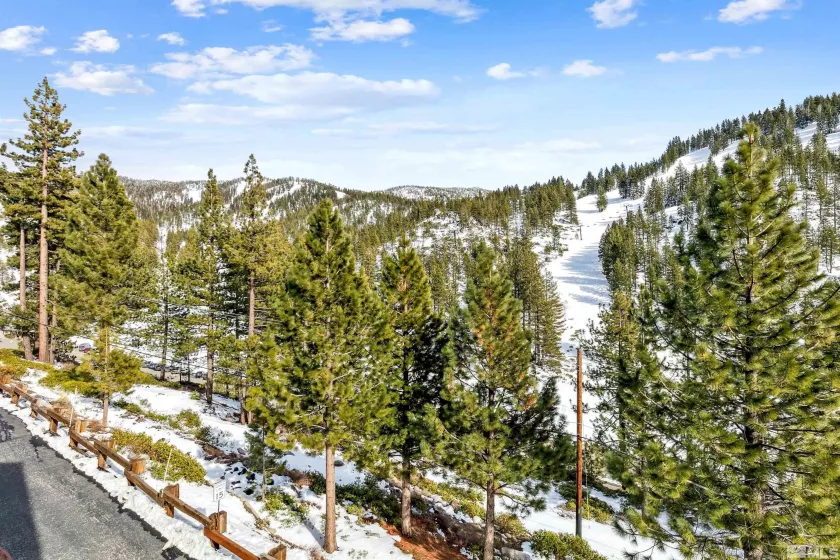 400 Fairview, Incline Village, Nevada 89451, 2 Bedrooms Bedrooms, ,3 BathroomsBathrooms,Residential,Residential,Fairview,250003696