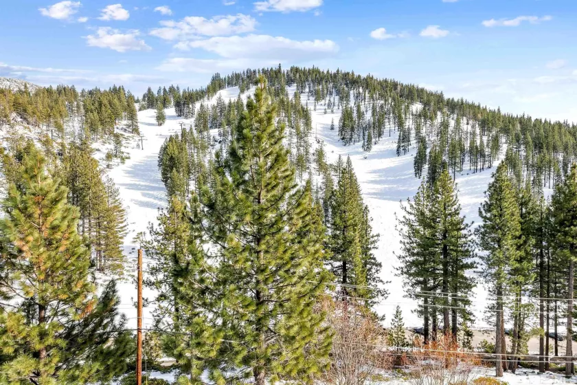 400 Fairview, Incline Village, Nevada 89451, 2 Bedrooms Bedrooms, ,3 BathroomsBathrooms,Residential,Residential,Fairview,250003696