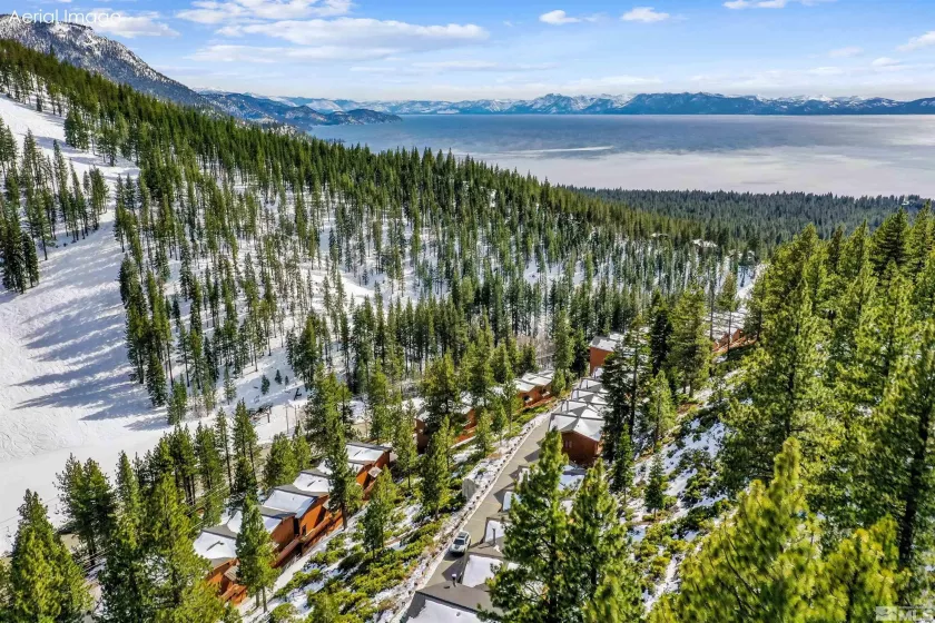 400 Fairview, Incline Village, Nevada 89451, 2 Bedrooms Bedrooms, ,3 BathroomsBathrooms,Residential,Residential,Fairview,250003696