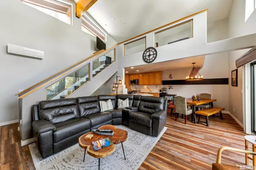 400 Fairview, Incline Village, Nevada 89451, 2 Bedrooms Bedrooms, ,3 BathroomsBathrooms,Residential,Residential,Fairview,250003696