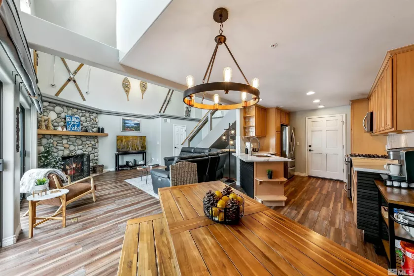 400 Fairview, Incline Village, Nevada 89451, 2 Bedrooms Bedrooms, ,3 BathroomsBathrooms,Residential,Residential,Fairview,250003696