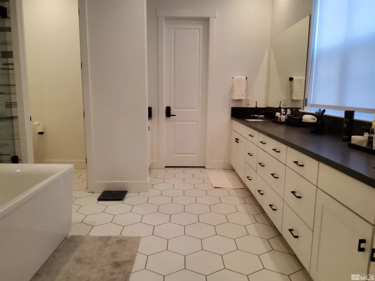 5449 Side Saddle, Reno, Nevada 89511, 5 Bedrooms Bedrooms, ,6 BathroomsBathrooms,Residential,Residential,Side Saddle,250003674