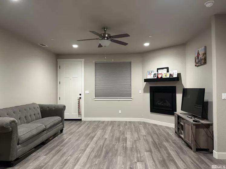 1194 Montevideo, Minden, Nevada 89423, 3 Bedrooms Bedrooms, ,3 BathroomsBathrooms,Residential,Residential,Montevideo,250003261
