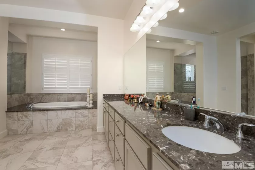 9945 Amienda, Reno, Nevada 89521, 5 Bedrooms Bedrooms, ,5 BathroomsBathrooms,Residential,Residential,Amienda,250002986
