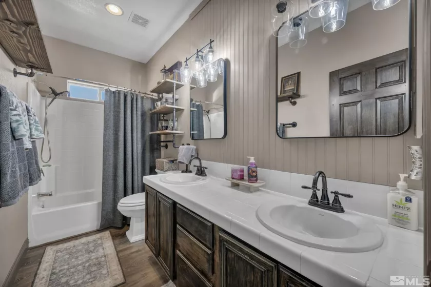 15770 Rocky Vista, Reno, Nevada 89521, 5 Bedrooms Bedrooms, ,3 BathroomsBathrooms,Residential,Residential,Rocky Vista,250002380