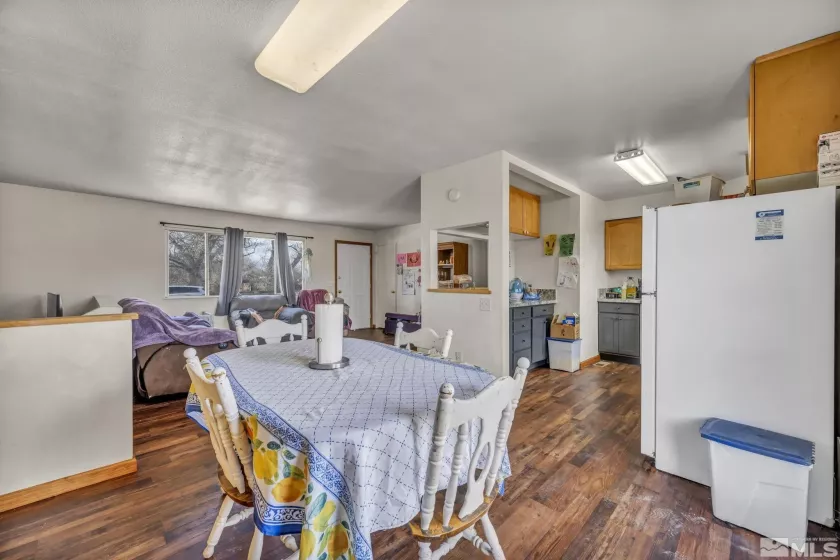 521 Whitaker, Fallon, Nevada 89406, 3 Bedrooms Bedrooms, ,2 BathroomsBathrooms,Residential,Residential,Whitaker,250001818