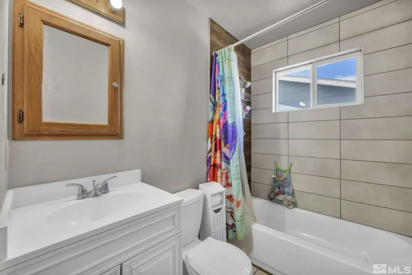 521 Whitaker, Fallon, Nevada 89406, 3 Bedrooms Bedrooms, ,2 BathroomsBathrooms,Residential,Residential,Whitaker,250001818