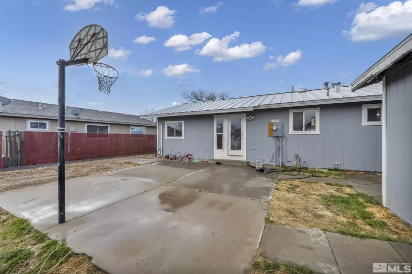 521 Whitaker, Fallon, Nevada 89406, 3 Bedrooms Bedrooms, ,2 BathroomsBathrooms,Residential,Residential,Whitaker,250001818