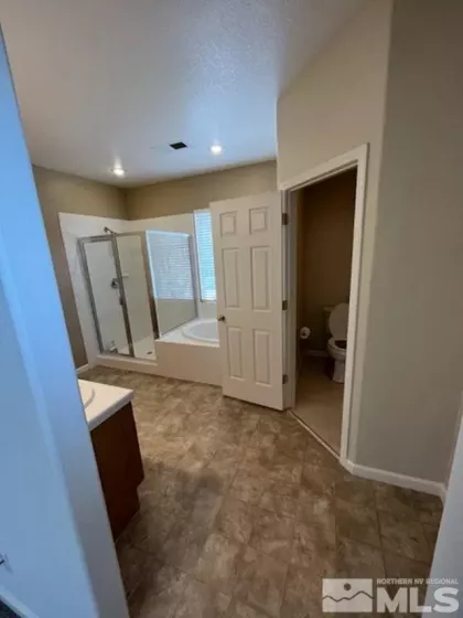 3885 Warren, Reno, Nevada 89509, 2 Bedrooms Bedrooms, ,3 BathroomsBathrooms,Residential,Residential,Warren,250001803
