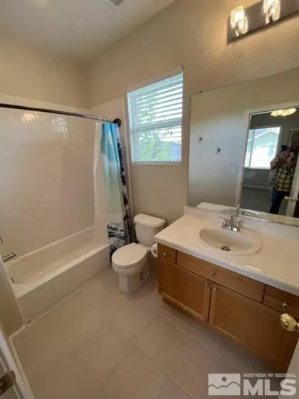 3885 Warren, Reno, Nevada 89509, 2 Bedrooms Bedrooms, ,3 BathroomsBathrooms,Residential,Residential,Warren,250001803