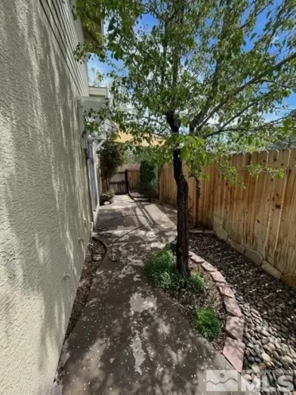 3885 Warren, Reno, Nevada 89509, 2 Bedrooms Bedrooms, ,3 BathroomsBathrooms,Residential,Residential,Warren,250001803