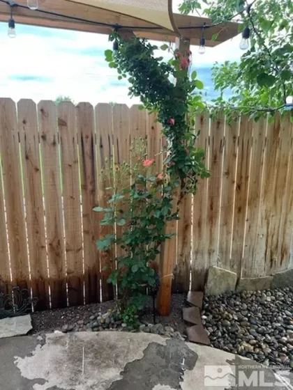 3885 Warren, Reno, Nevada 89509, 2 Bedrooms Bedrooms, ,3 BathroomsBathrooms,Residential,Residential,Warren,250001803