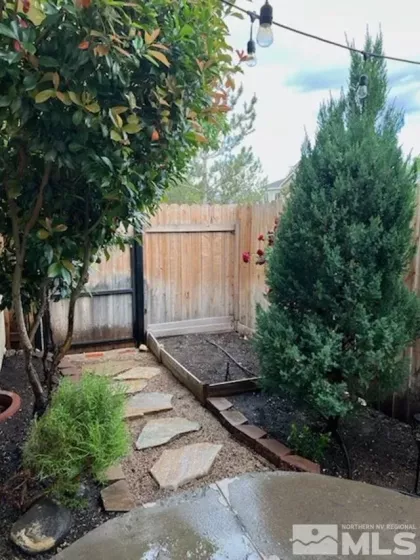3885 Warren, Reno, Nevada 89509, 2 Bedrooms Bedrooms, ,3 BathroomsBathrooms,Residential,Residential,Warren,250001803