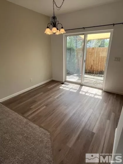 3885 Warren, Reno, Nevada 89509, 2 Bedrooms Bedrooms, ,3 BathroomsBathrooms,Residential,Residential,Warren,250001803