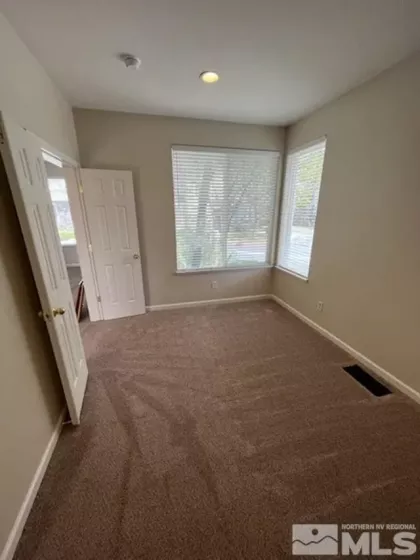 3885 Warren, Reno, Nevada 89509, 2 Bedrooms Bedrooms, ,3 BathroomsBathrooms,Residential,Residential,Warren,250001803