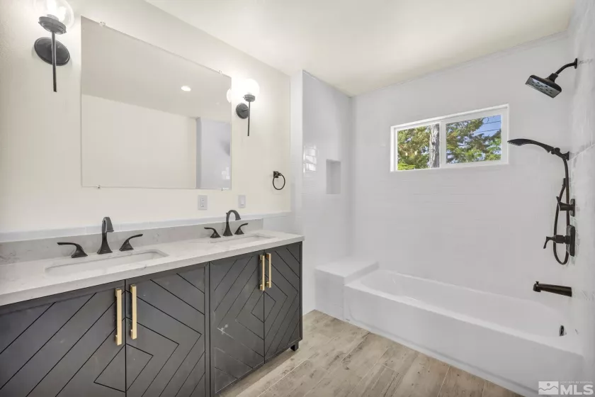 547 River, Coleville, California 96107, 2 Bedrooms Bedrooms, ,3 BathroomsBathrooms,Residential,Residential,River,250001812