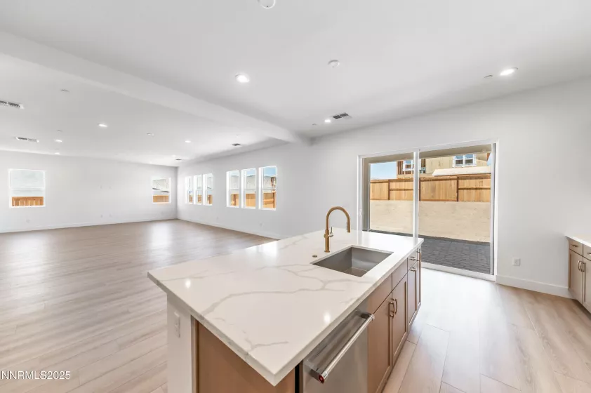 461 Hutchinson, Sparks, Nevada 89441, 5 Bedrooms Bedrooms, ,5 BathroomsBathrooms,Residential,Residential,Hutchinson,250001554