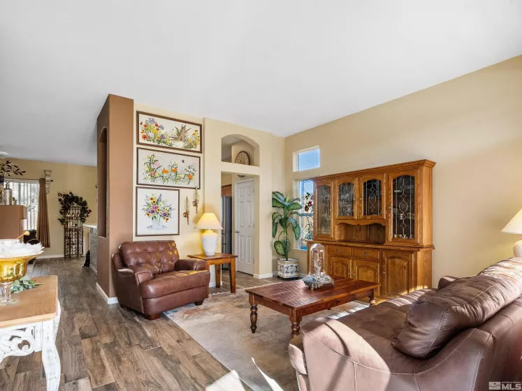 17815 Thunder River, Reno, Nevada 89508, 3 Bedrooms Bedrooms, ,2 BathroomsBathrooms,Residential,Residential,Thunder River,250001543