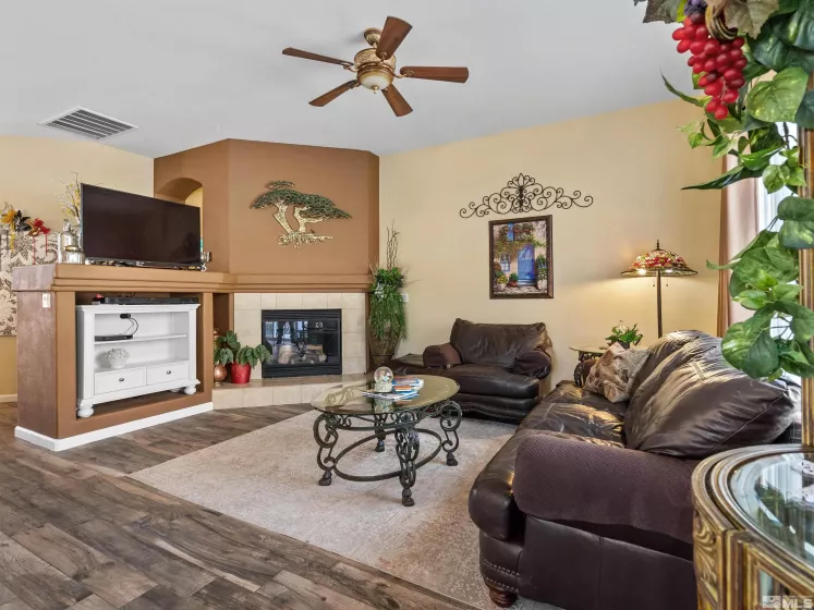17815 Thunder River, Reno, Nevada 89508, 3 Bedrooms Bedrooms, ,2 BathroomsBathrooms,Residential,Residential,Thunder River,250001543