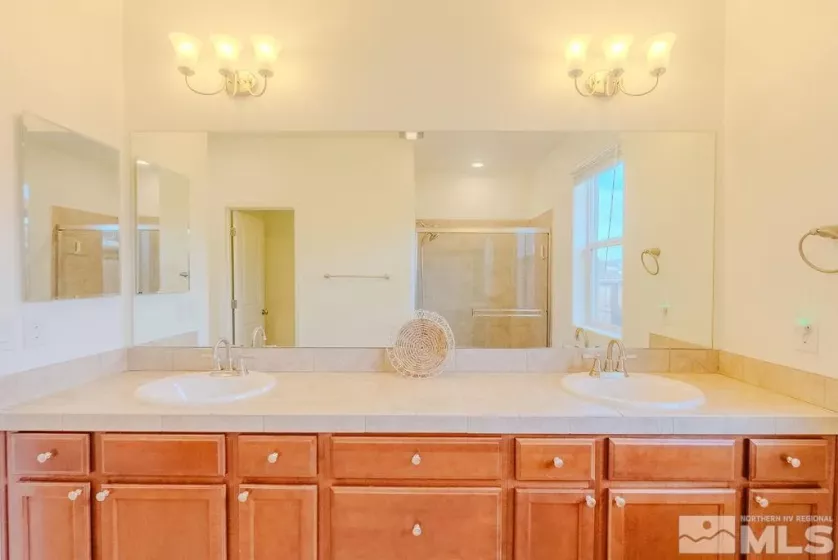 8235 Opal, Reno, Nevada 89506, 3 Bedrooms Bedrooms, ,2 BathroomsBathrooms,Residential,Residential,Opal,250001460