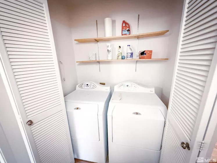 2855 Idlewild, Reno, Nevada 89509, 2 Bedrooms Bedrooms, ,2 BathroomsBathrooms,Residential,Residential,Idlewild,250001389