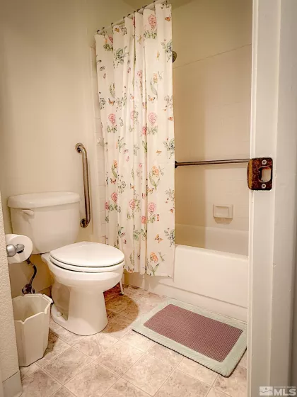 2855 Idlewild, Reno, Nevada 89509, 2 Bedrooms Bedrooms, ,2 BathroomsBathrooms,Residential,Residential,Idlewild,250001389