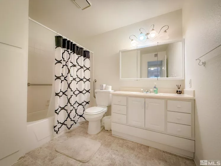 2855 Idlewild, Reno, Nevada 89509, 2 Bedrooms Bedrooms, ,2 BathroomsBathrooms,Residential,Residential,Idlewild,250001389