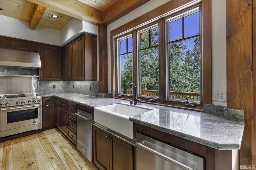 123 Five Creek, Gardnerville, Nevada 89460, 5 Bedrooms Bedrooms, ,7 BathroomsBathrooms,Residential,Residential,Five Creek,250001342
