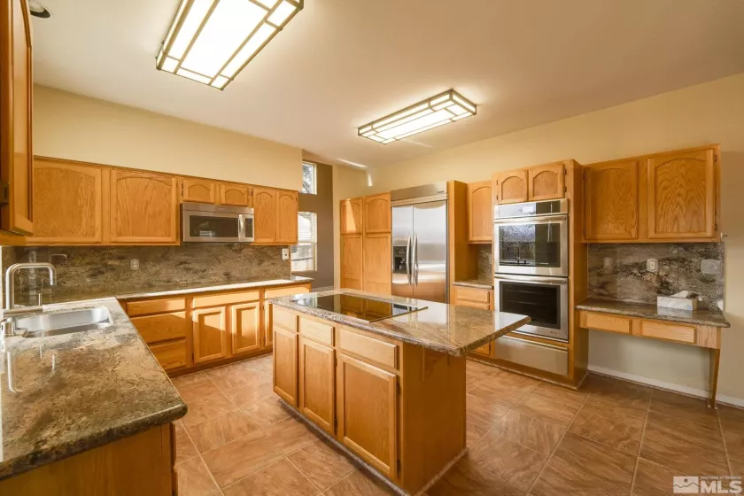 1685 Southview, Sparks, Nevada 89436, 5 Bedrooms Bedrooms, ,3 BathroomsBathrooms,Residential,Residential,Southview,250001290