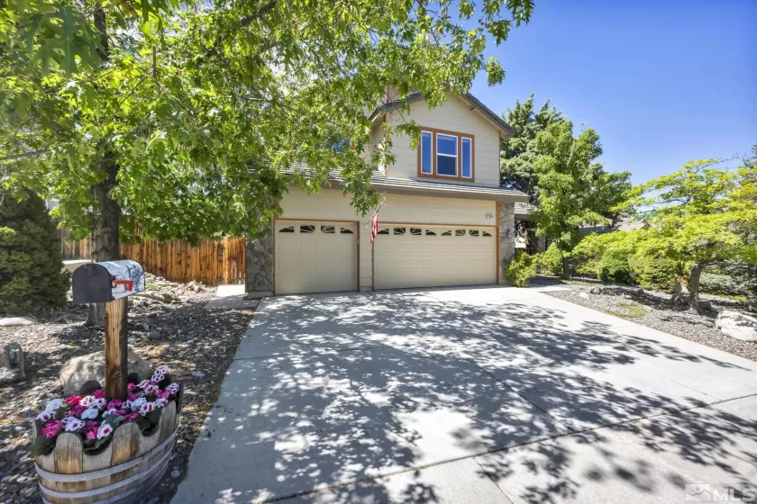 1685 Southview, Sparks, Nevada 89436, 5 Bedrooms Bedrooms, ,3 BathroomsBathrooms,Residential,Residential,Southview,250001290