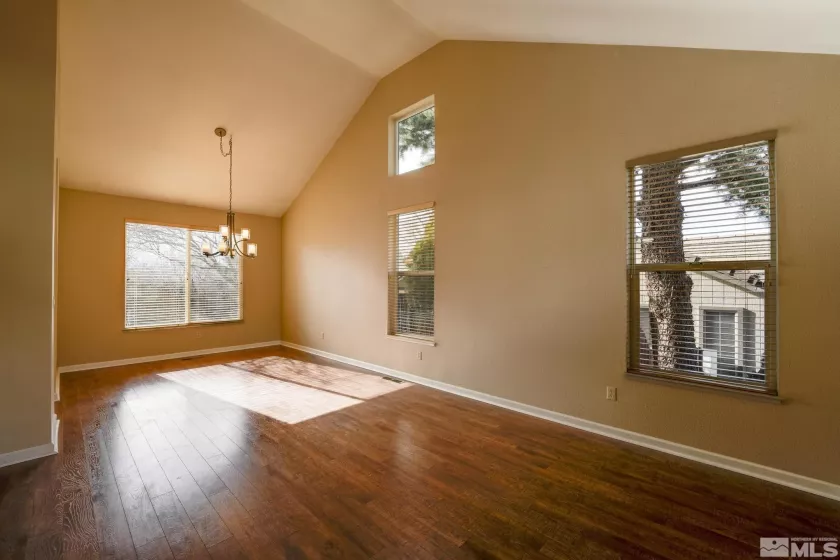 1685 Southview, Sparks, Nevada 89436, 5 Bedrooms Bedrooms, ,3 BathroomsBathrooms,Residential,Residential,Southview,250001290