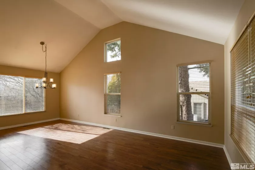 1685 Southview, Sparks, Nevada 89436, 5 Bedrooms Bedrooms, ,3 BathroomsBathrooms,Residential,Residential,Southview,250001290