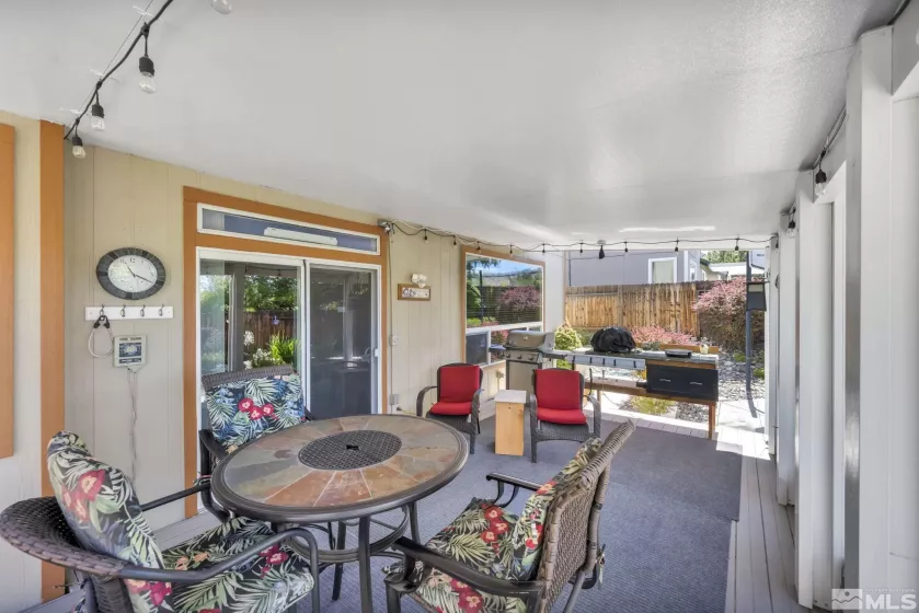 1685 Southview, Sparks, Nevada 89436, 5 Bedrooms Bedrooms, ,3 BathroomsBathrooms,Residential,Residential,Southview,250001290