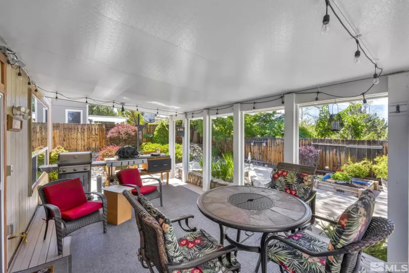 1685 Southview, Sparks, Nevada 89436, 5 Bedrooms Bedrooms, ,3 BathroomsBathrooms,Residential,Residential,Southview,250001290