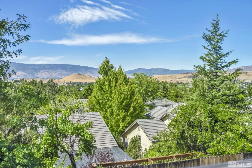 1685 Southview, Sparks, Nevada 89436, 5 Bedrooms Bedrooms, ,3 BathroomsBathrooms,Residential,Residential,Southview,250001290