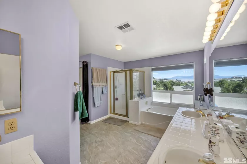 1685 Southview, Sparks, Nevada 89436, 5 Bedrooms Bedrooms, ,3 BathroomsBathrooms,Residential,Residential,Southview,250001290