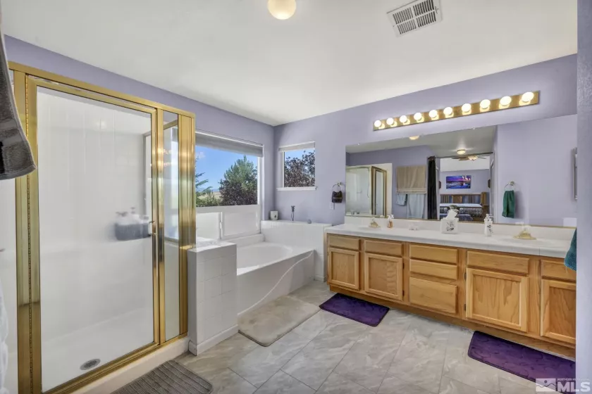 1685 Southview, Sparks, Nevada 89436, 5 Bedrooms Bedrooms, ,3 BathroomsBathrooms,Residential,Residential,Southview,250001290