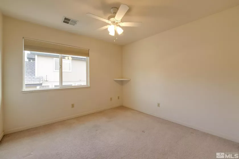 1685 Southview, Sparks, Nevada 89436, 5 Bedrooms Bedrooms, ,3 BathroomsBathrooms,Residential,Residential,Southview,250001290