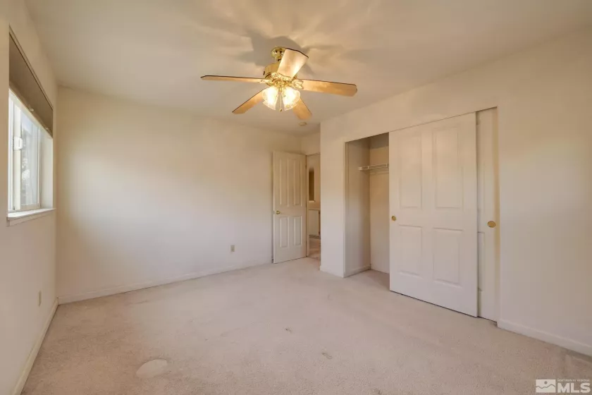 1685 Southview, Sparks, Nevada 89436, 5 Bedrooms Bedrooms, ,3 BathroomsBathrooms,Residential,Residential,Southview,250001290