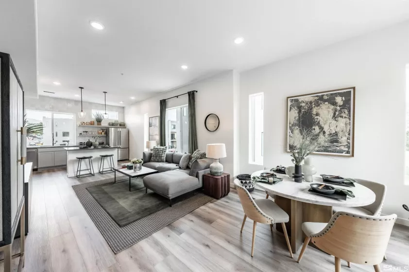 130 Rissone, Reno, Nevada 89503, 2 Bedrooms Bedrooms, ,4 BathroomsBathrooms,Residential,Residential,Rissone,250001311