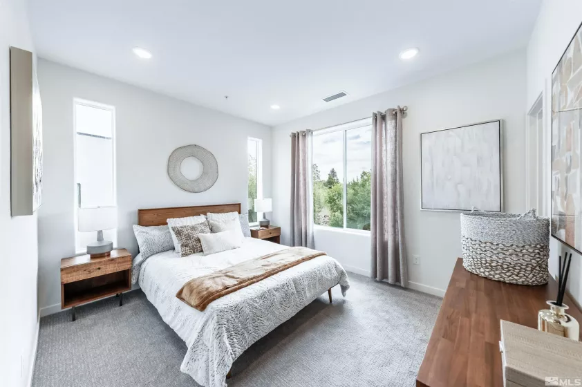 130 Rissone, Reno, Nevada 89503, 2 Bedrooms Bedrooms, ,4 BathroomsBathrooms,Residential,Residential,Rissone,250001311